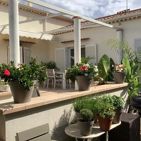 Le Cabanon Cap D 80 M De La Вилла